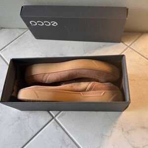 ecco Sheepskin Slip on Running Shoes tan, women's 8, EU 39